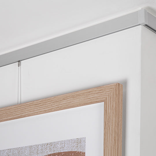 STAS Cliprail System mit Installationskit, ideal für Bilderaufhängung.