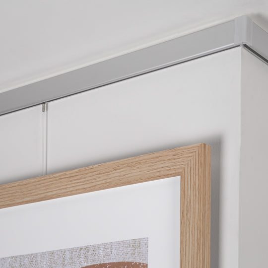 STAS Cliprail Pro: Elegantes Aufhängesystem für Wohnzimmer und Büros.